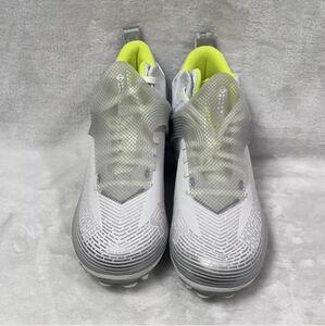 Under Armour Mens 11.5 Highlight Hammer Mc Football Cleat White-Metallic Silver